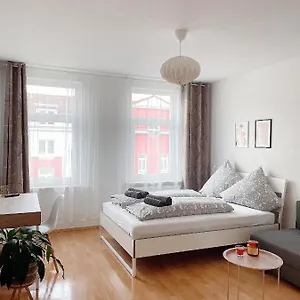 Modern & Cozy Leipzig-gohlis Homestay