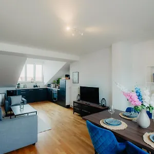 Luga Homes - Zoo Apartment